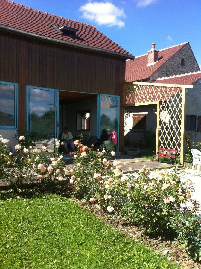 Gite De La Roseraie Louchy-Montfand Exterior photo